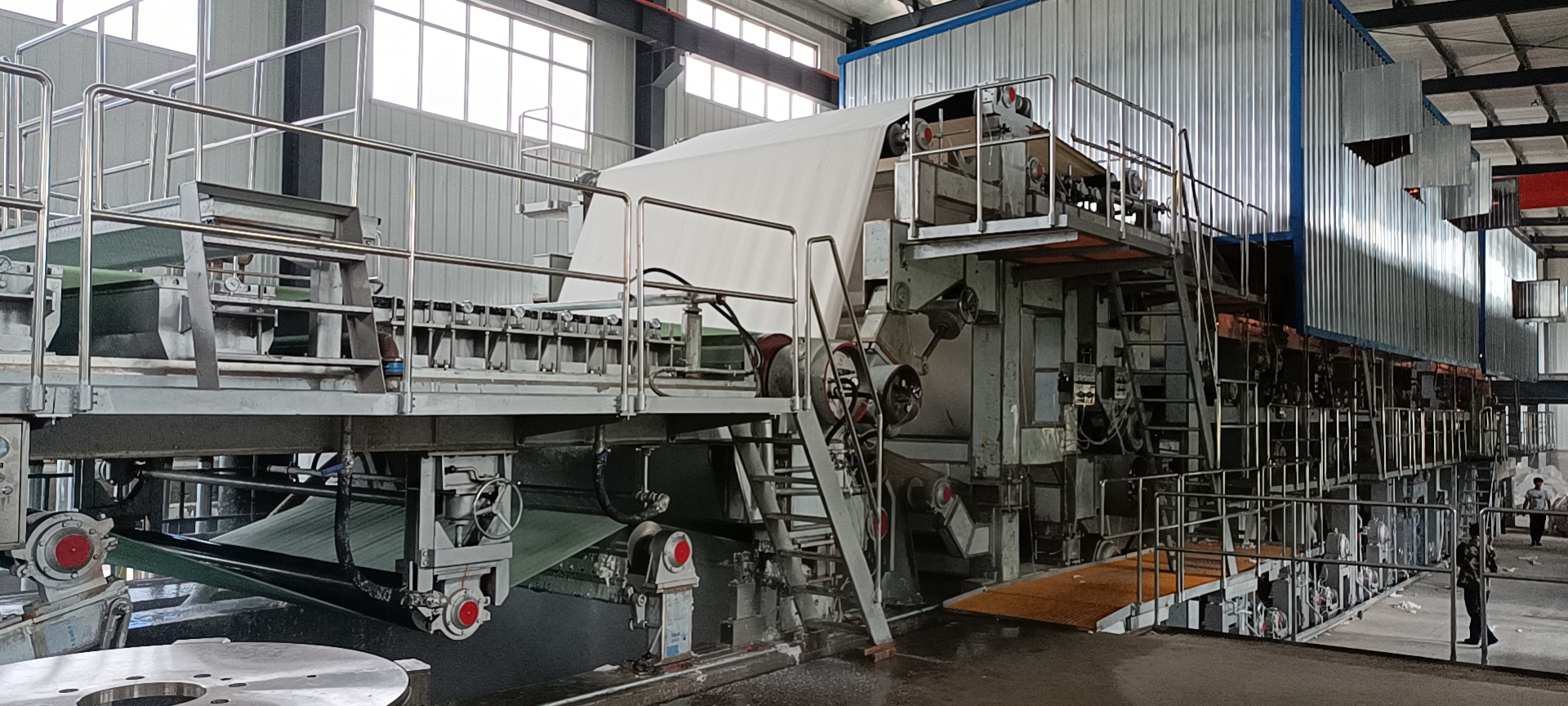 2021年5月，河北金石2640/350拷貝紙機(jī)順利出紙
