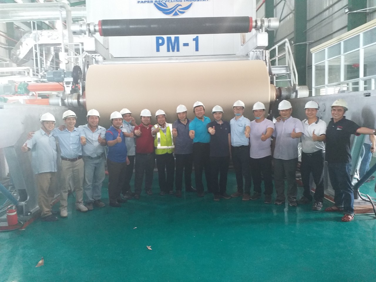 2020年12月，越南魁源紙業(yè)4000/550箱板紙順利開機出紙